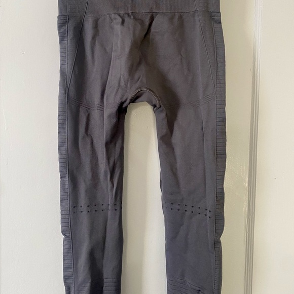 Gymshark Energy Seamless Grey Leggings size Small - Picture 2 of 4